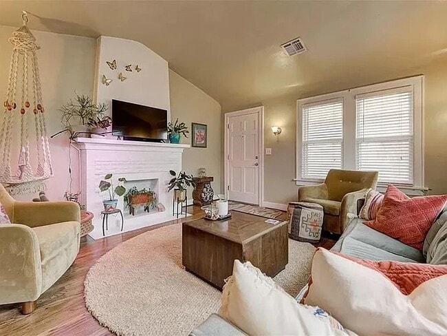 2821 NW 13th St, Unit 2823