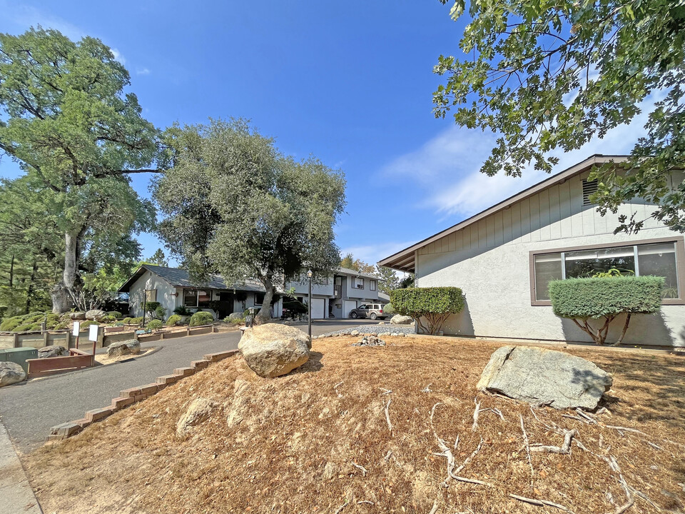 2654 Woodridge Ct in Placerville, CA - Building Photo