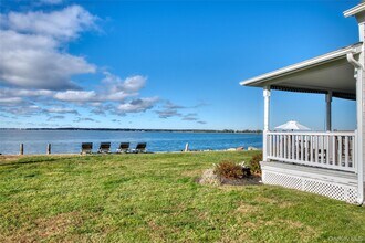 152 King St in Orient, NY - Building Photo - Building Photo