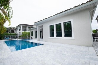 5663 Brookfield Cir in Fort Lauderdale, FL - Building Photo - Building Photo