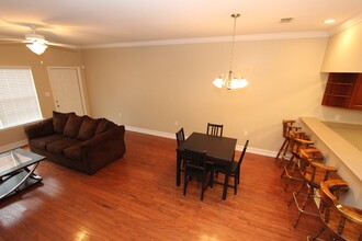 1569 Crescent Hills Dr in Tallahassee, FL - Building Photo - Building Photo