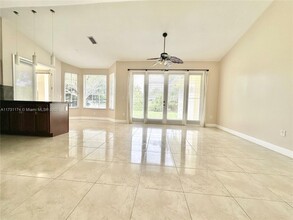 9125 SW 171st Terrace in Palmetto Bay, FL - Building Photo - Building Photo