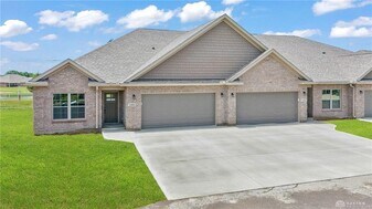 1160 Waterloo St in Troy, OH - Building Photo