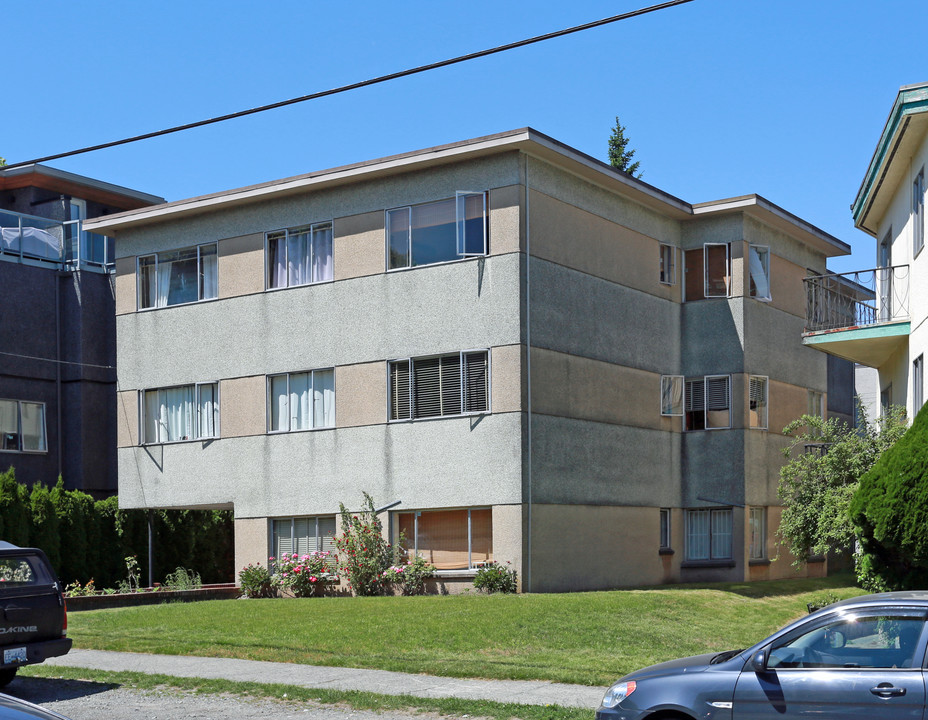 117 E 15th Ave in Vancouver, BC - Building Photo