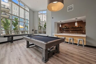 Connolly Station in Dublin, CA - Foto de edificio - Building Photo