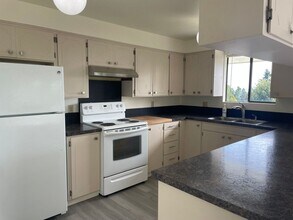 1168 S Leahy Dr in Coupeville, WA - Building Photo - Building Photo