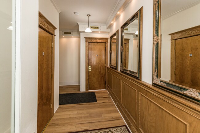 1108 Madison St-Unit -Appt 2W in Syracuse, NY - Building Photo - Building Photo