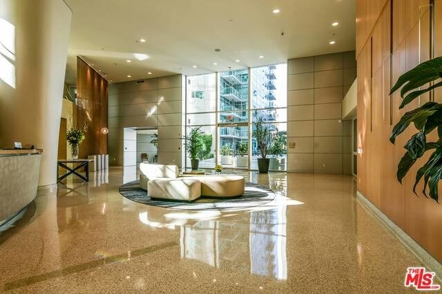 13600 Marina Pointe Dr-Unit -406 in Marina Del Rey, CA - Building Photo