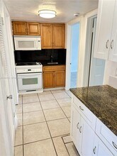 7410 SW 82nd St in Miami, FL - Building Photo - Building Photo