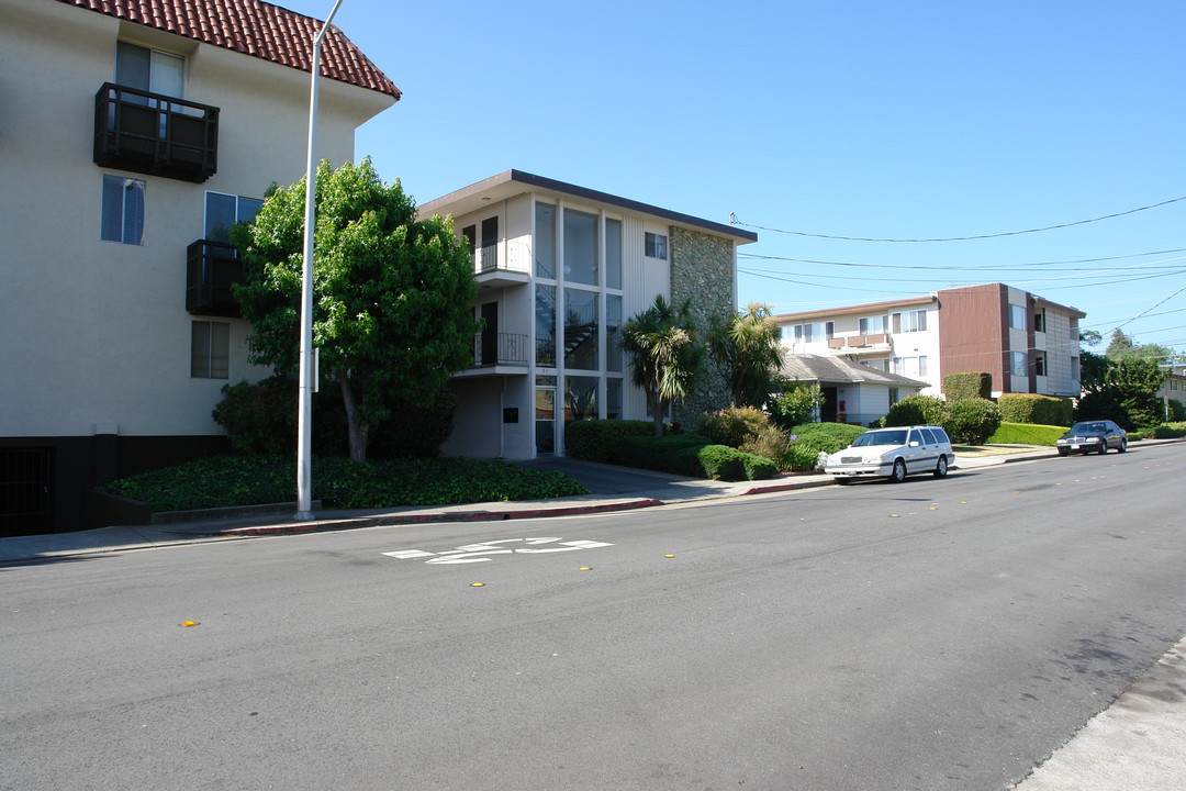 51 28th Ave in San Mateo, CA - Building Photo