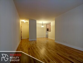 630 W Wrightwood Ave, Unit 221 in Chicago, IL - Building Photo - Building Photo
