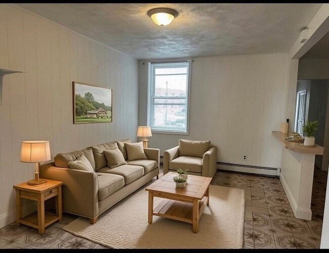 139 London St, Unit 1 in Boston, MA - Building Photo - Building Photo