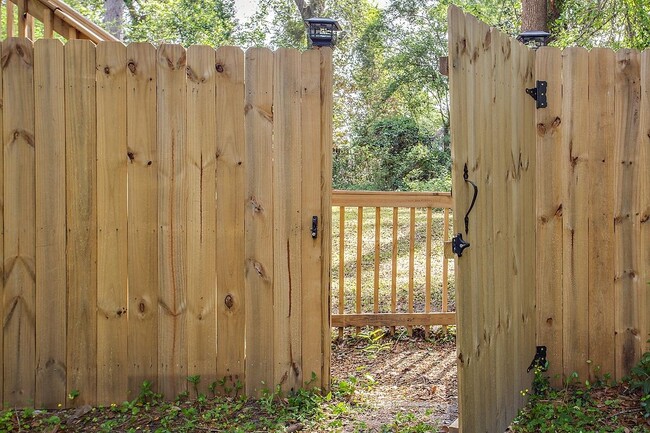 205 Cactus St in Tallahassee, FL - Building Photo - Building Photo