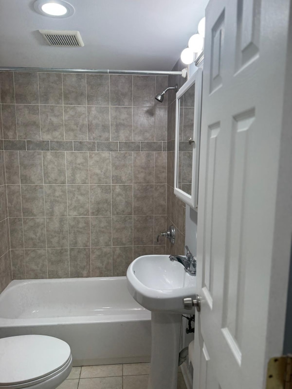 11813 Dewey Rd in Silver Spring, MD - Building Photo - Building Photo