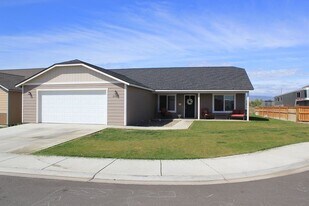 2803 Susie Ct in Ellensburg, WA - Building Photo