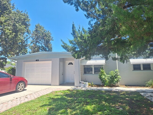 property at 401 S Pine St