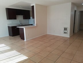 1647 Pentecost Way in San Diego, CA - Building Photo - Building Photo