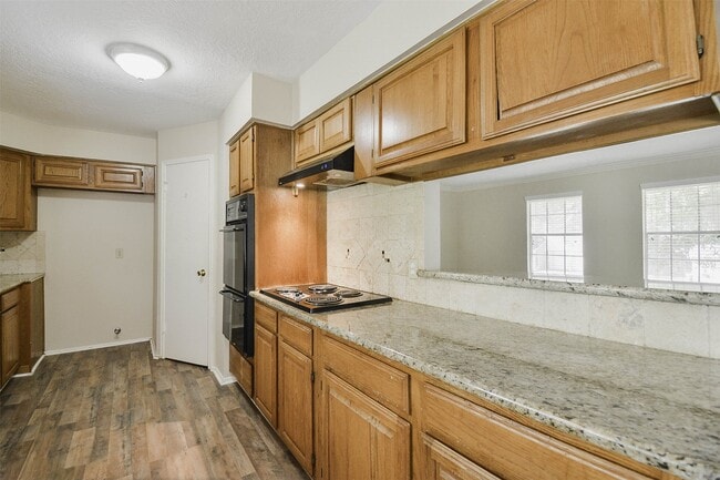 property at 2915 Valley Rose Dr