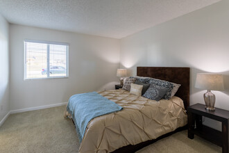 Dakota Creek Apartment Homes in Upland, CA - Building Photo - Interior Photo