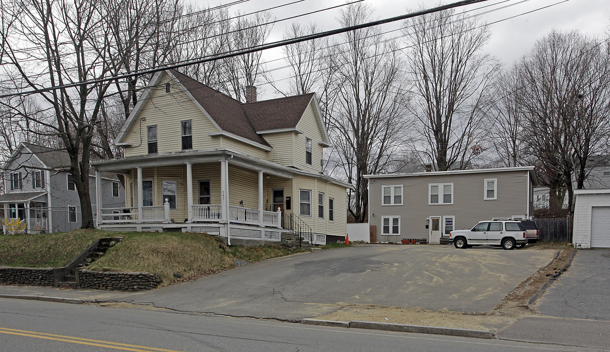 947 Water St in Fitchburg, MA - Foto de edificio