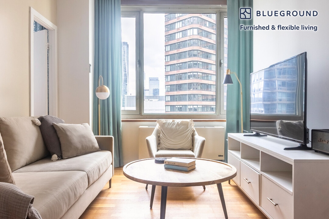 635 W 42nd St in New York, NY - Foto de edificio