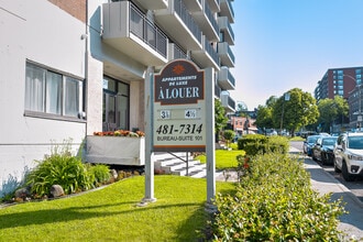 5455 Rue de Terrebonne, Unit 501 in Montréal, QC - Building Photo - Building Photo