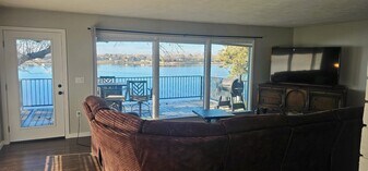 3312 W Lakeshore Dr, Unit 3312 lakeshore Dr Upper#A in Moses Lake, WA - Building Photo