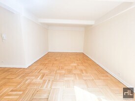 930 Grand Concourse in Bronx, NY - Building Photo