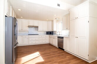 1908 Broadway St in Oceanside, CA - Building Photo - Building Photo