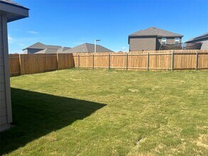 125 Maywood Ln in Jarrell, TX - Building Photo - Building Photo