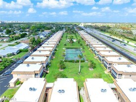 1400 Pompei Ln in Naples, FL - Building Photo