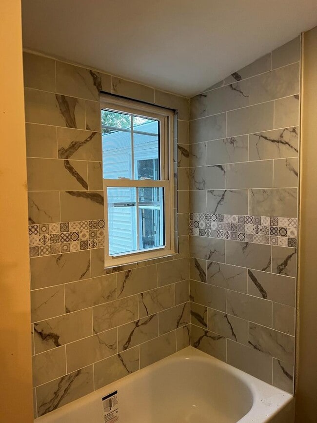 38 N Locust St in Hagerstown, MD - Building Photo - Building Photo