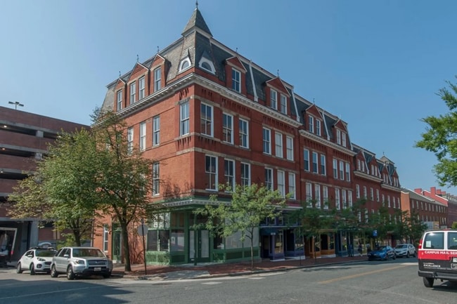 617 W Lexington St in Baltimore, MD - Building Photo - Building Photo