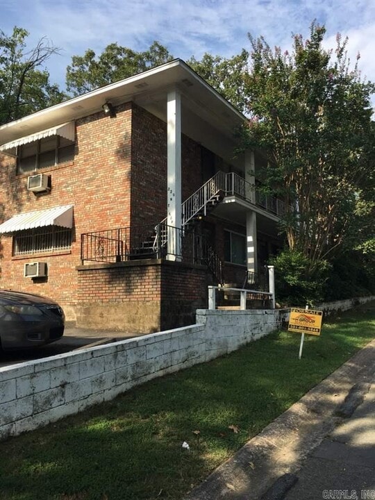 220 N Taylor St in Little Rock, AR - Building Photo