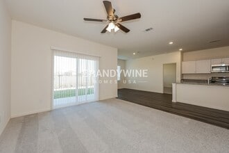 8348 Sniptoe Dr in Fort Worth, TX - Foto de edificio - Building Photo