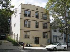 141 Carlton Ave in Jersey City, NJ - Building Photo - Building Photo