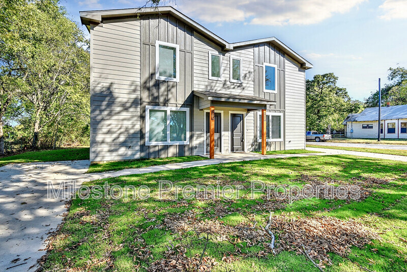 601 W Johnson St in Denison, TX - Building Photo