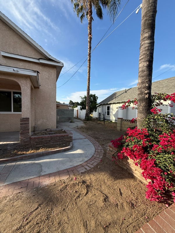 727 E 11th St in Pomona, CA - Building Photo - Building Photo