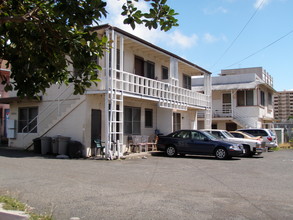 1125 Hassinger St in Honolulu, HI - Building Photo - Building Photo