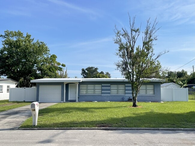 property at 1515 Sawyerwood Ave