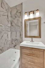 1100 N La Salle Dr in Chicago, IL - Building Photo - Building Photo