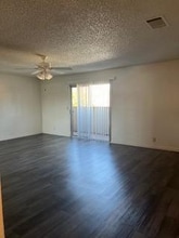 1250 E Shaw Ave in Fresno, CA - Building Photo - Building Photo