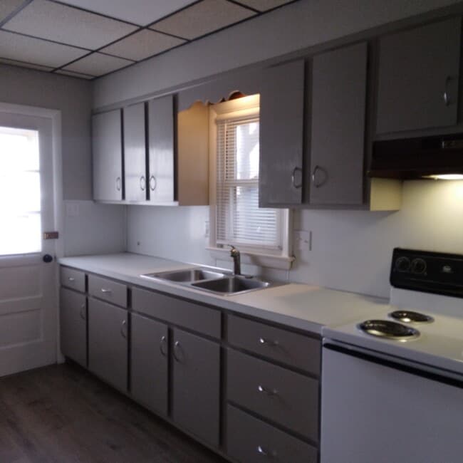 35 Manor Ave, Unit B in Millersville, PA - Building Photo - Building Photo