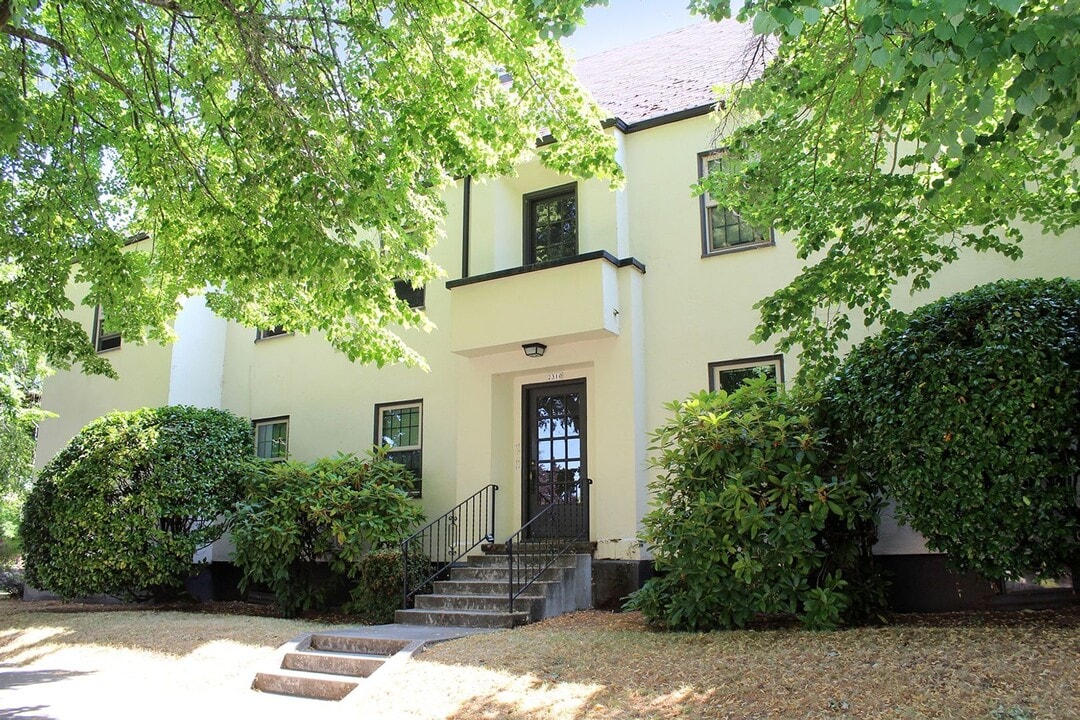 2310 SE 22nd Ave in Portland, OR - Building Photo