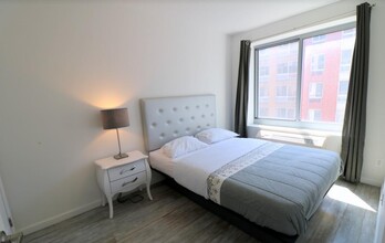 521 W 48th St in New York, NY - Building Photo - Building Photo