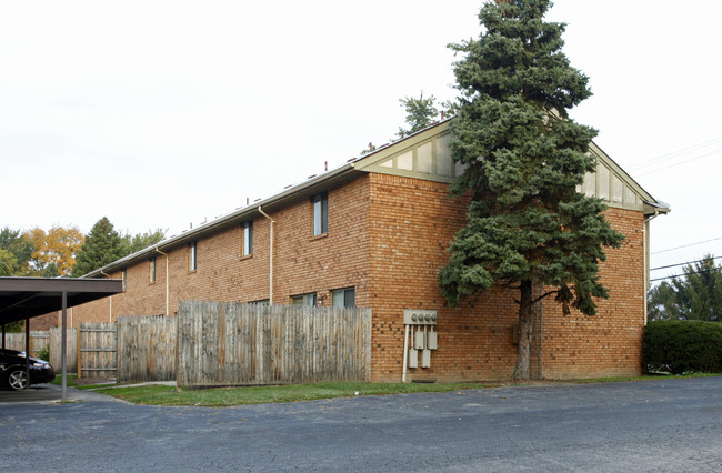 Tudor Gardens in Maumee, OH - Building Photo - Building Photo