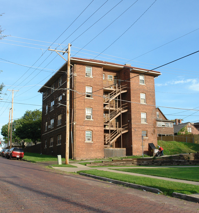 Stratford Apt's in Omaha, NE - Foto de edificio - Building Photo