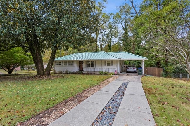 property at 2592 Woodacres Rd NE