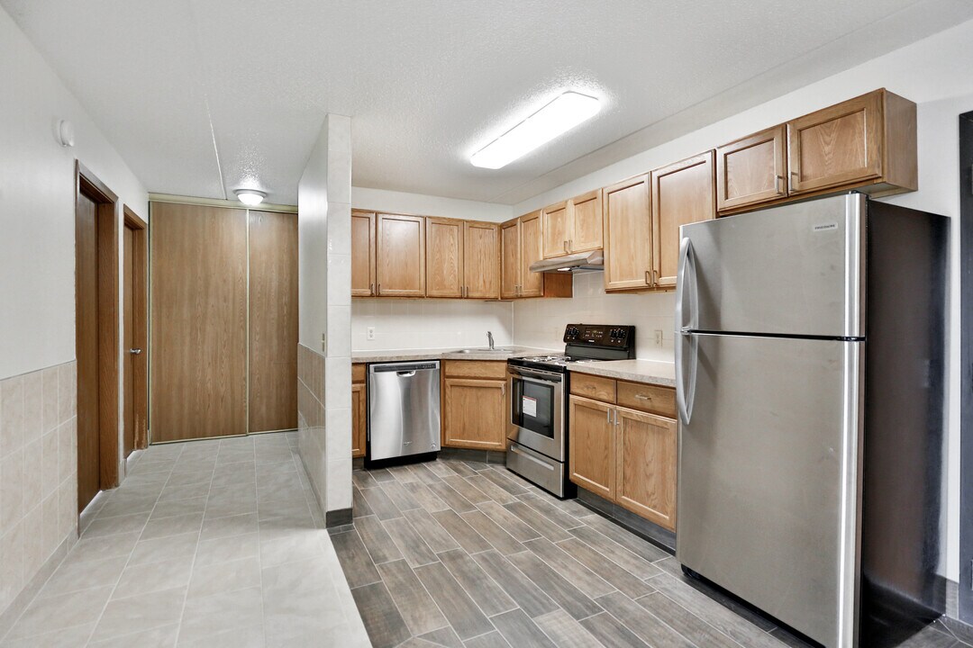 1701-1725 Elm Street SE in Minneapolis, MN - Building Photo