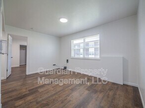 1121 N College Dr in Maryville, MO - Foto de edificio - Building Photo